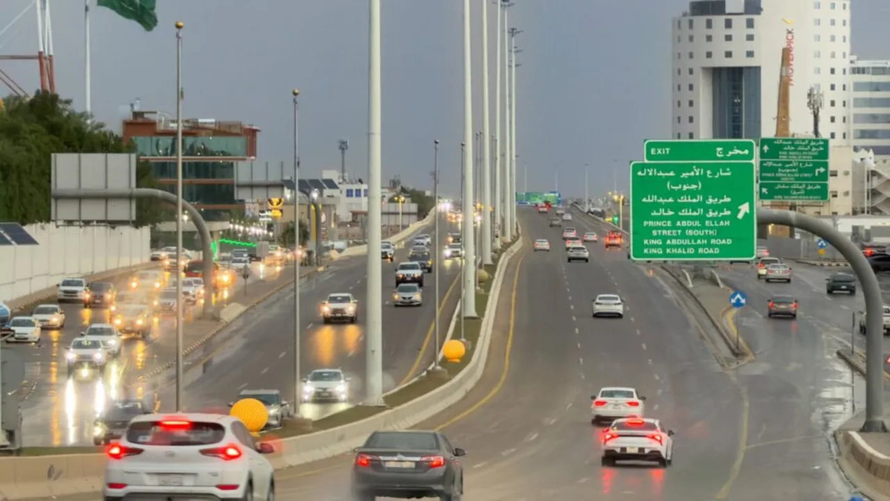توقعات الأرصاد بهطول أمطار في 8 مناطق داخل أراضي المملكة العربية السعودية